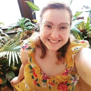 Meet your Posher, Caitlin